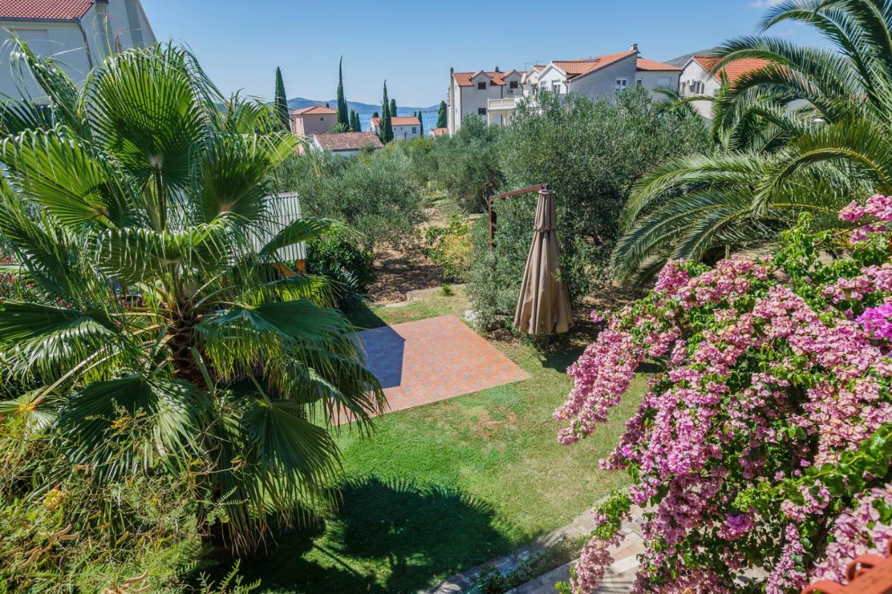 Vila Oaza Mira Trogir Exteriér fotografie